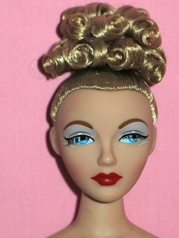 Ashton Drake - Blonde Gene Marshall 16" Fashion Doll in Iced Coffee Outfit