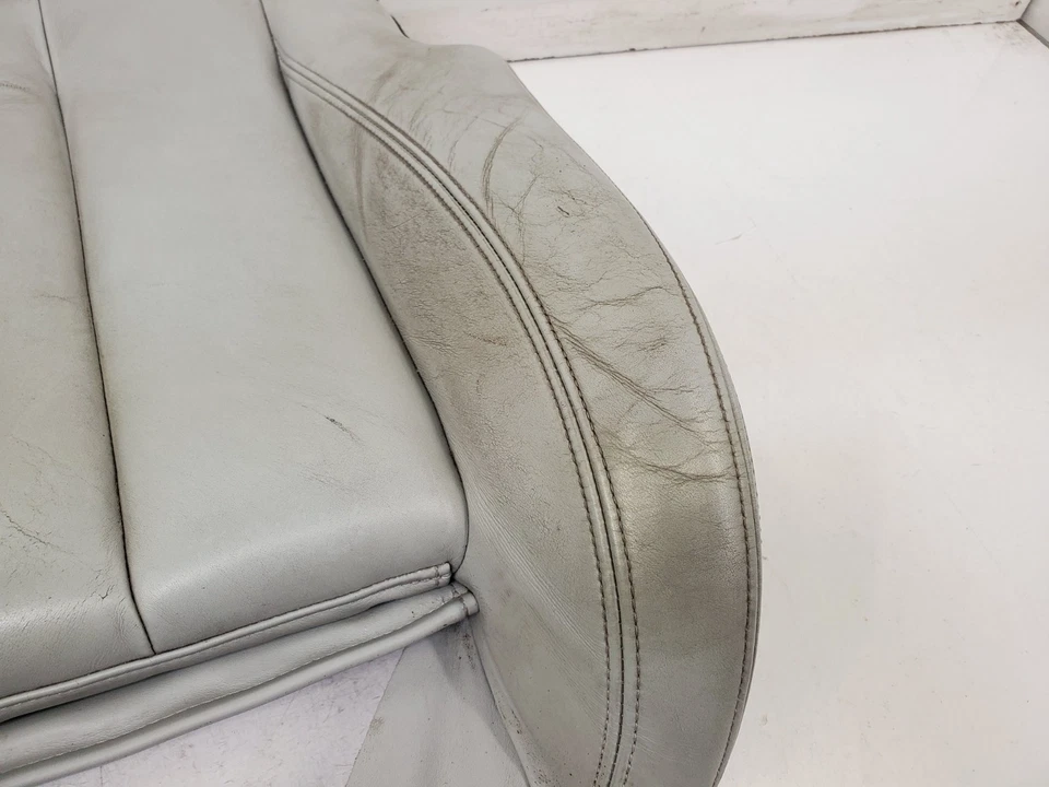 ✅ 15-20 原始设备制造商宝马 F83 M4 前驱动座椅下靠垫皮革银石 * — 第 3/4 张图片