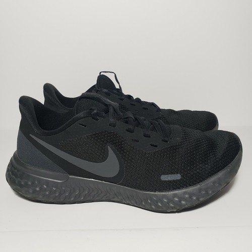 nike revolution 5 lace up