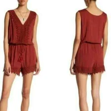 NWT ROMEO + JULIET Women's Size Medium Romper Embroidered Spice Red