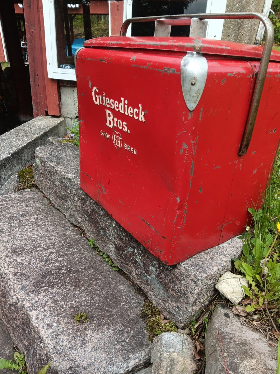 1950s Vintage Griesedieck Bros. Metal Beer Chest Cooler with Tray