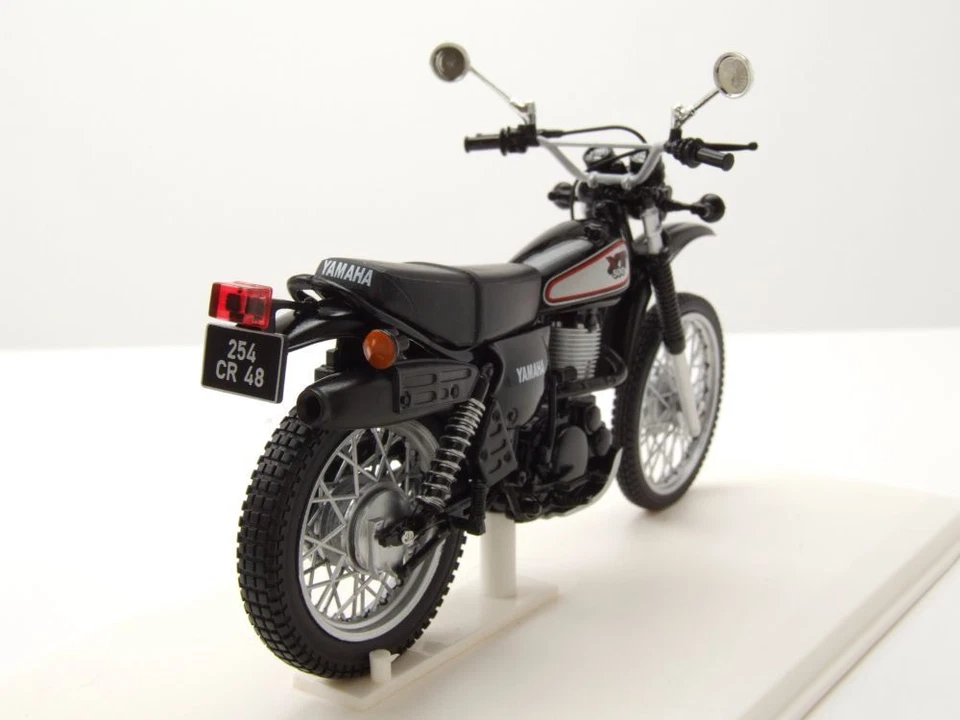 Yamaha XT500 1988 schwarz silber Modellmotorrad 1:18 Norev - Bild 2 von 4