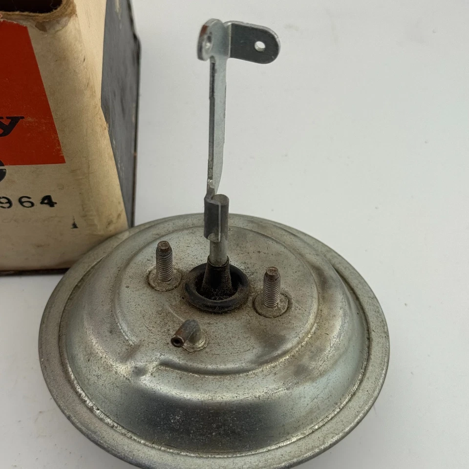 NOS OEM GM 69 70 CHEVY PASSENGER IMPALA CAPRICE AIR INLET VACUUM ACTUAT 1998964 - Image 2 of 3