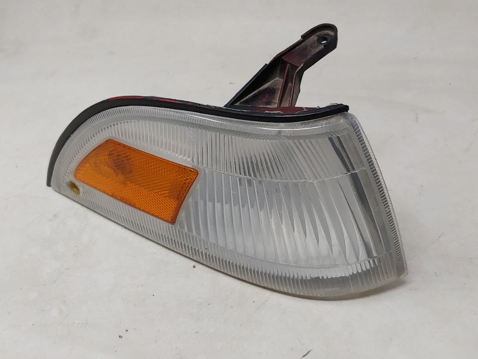 1989 90 91 1992 Toyota Corolla Señal de Giro de Estacionamiento OEM Lado del Pasajero Derecho  Foto 4 de 4
