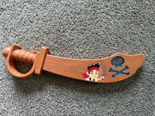 ESPADA DISNEY JAKE Y LOS PIRATAS DE NUNCA JAKE 2011 CON LUZ Y SONIDO