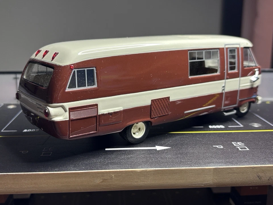 Модели 1963 Dodge Travco в масштабе Neo 1:43 RV - Изображение 2 из 4