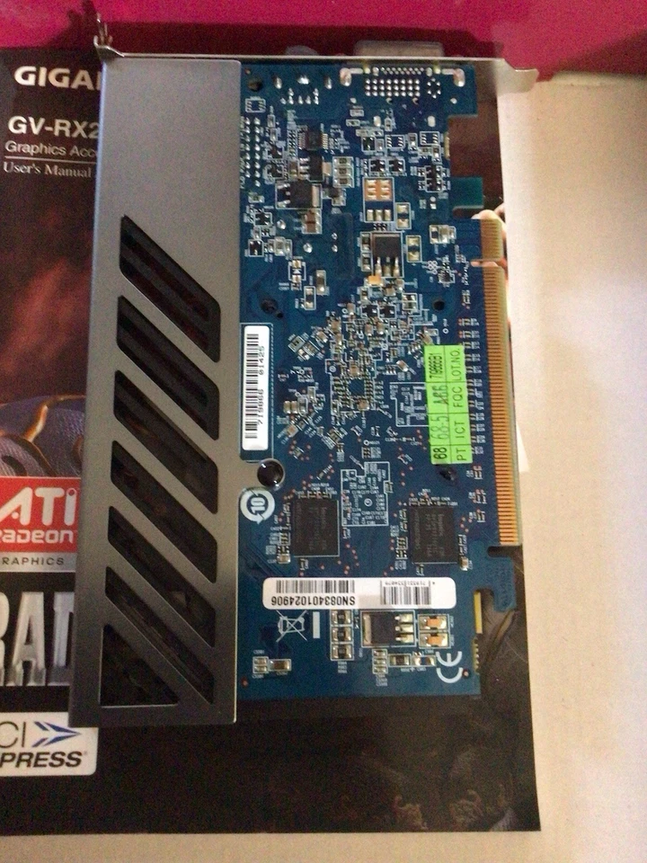 Gigabyte Radeon HD 2400 XT - Image 4 of 4