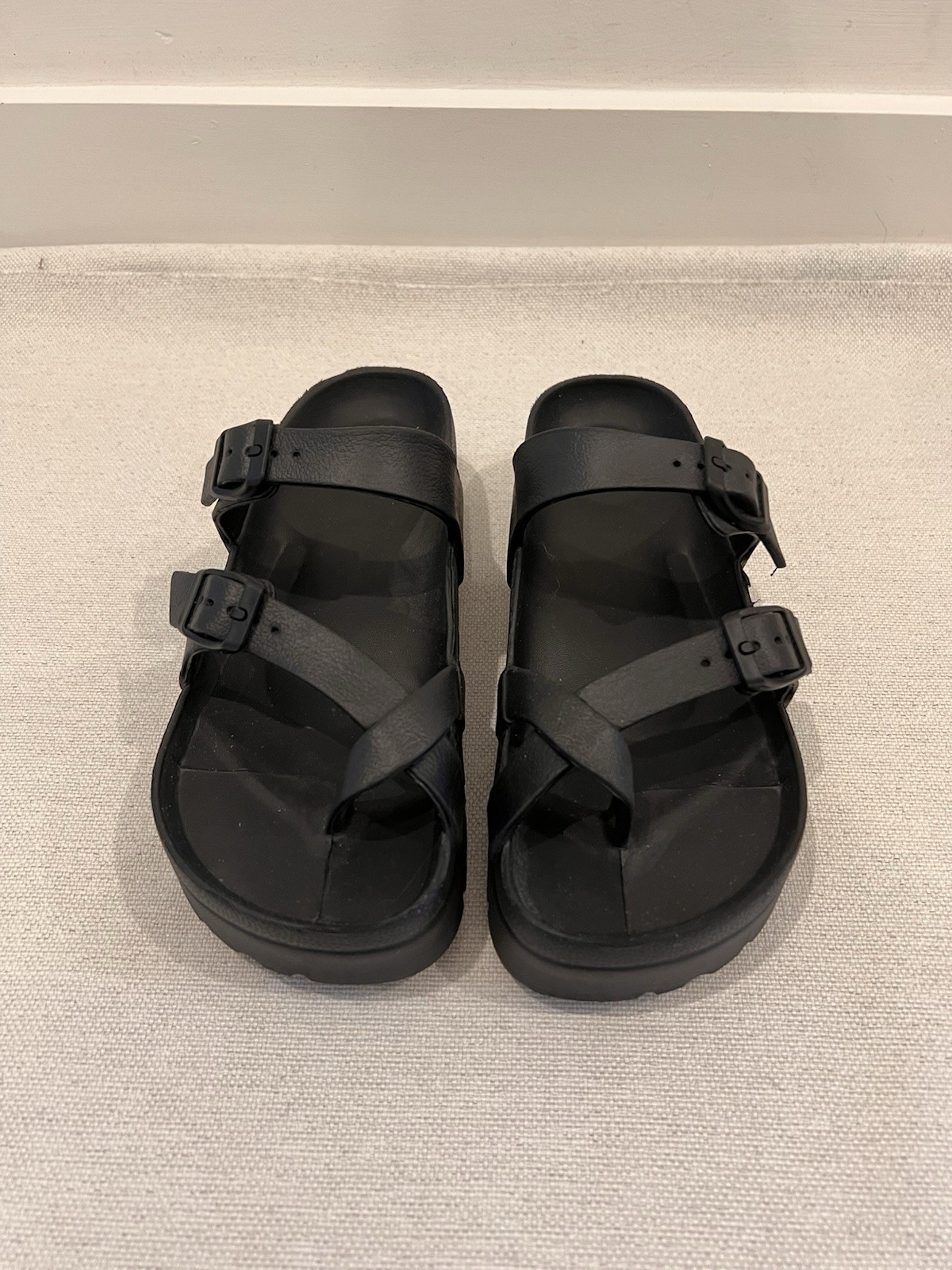 Black Foam Platform Buckle Sandals Women’s Size 6 Lightweight Comfort Slides