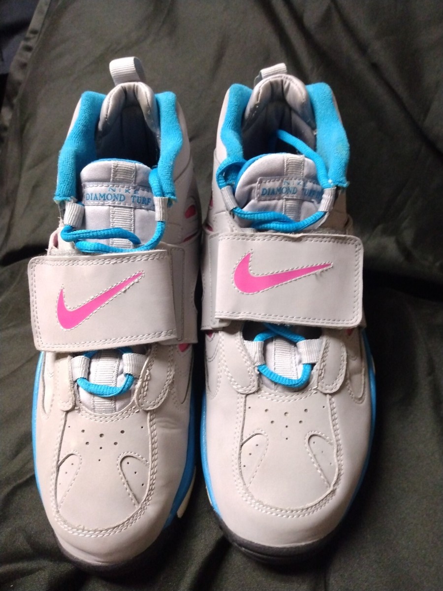 NIKE Air Diamond Turf II Wolf - Sz 7y Gry Blu Pnk #488294-064 Clean good cond NIKE Air Diamond Turf II Wolf - Sz 7y Gry Blu Pnk #488294-064 Clean good cond