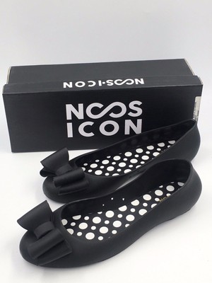 icon rubber shoes