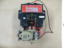 SQUARE D CLASS 8903 TYPE SVO11 series B 200A latching lighting relay. coil 208v