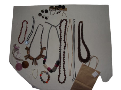 Konvolut verschiedener Modeschmuck