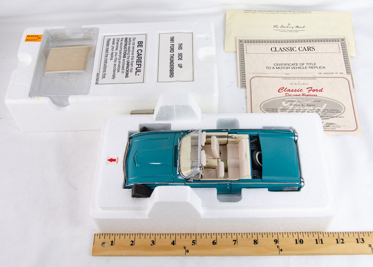 Danbury Mint 1:24 Scale 1961 Ford Thunderbird Convertible