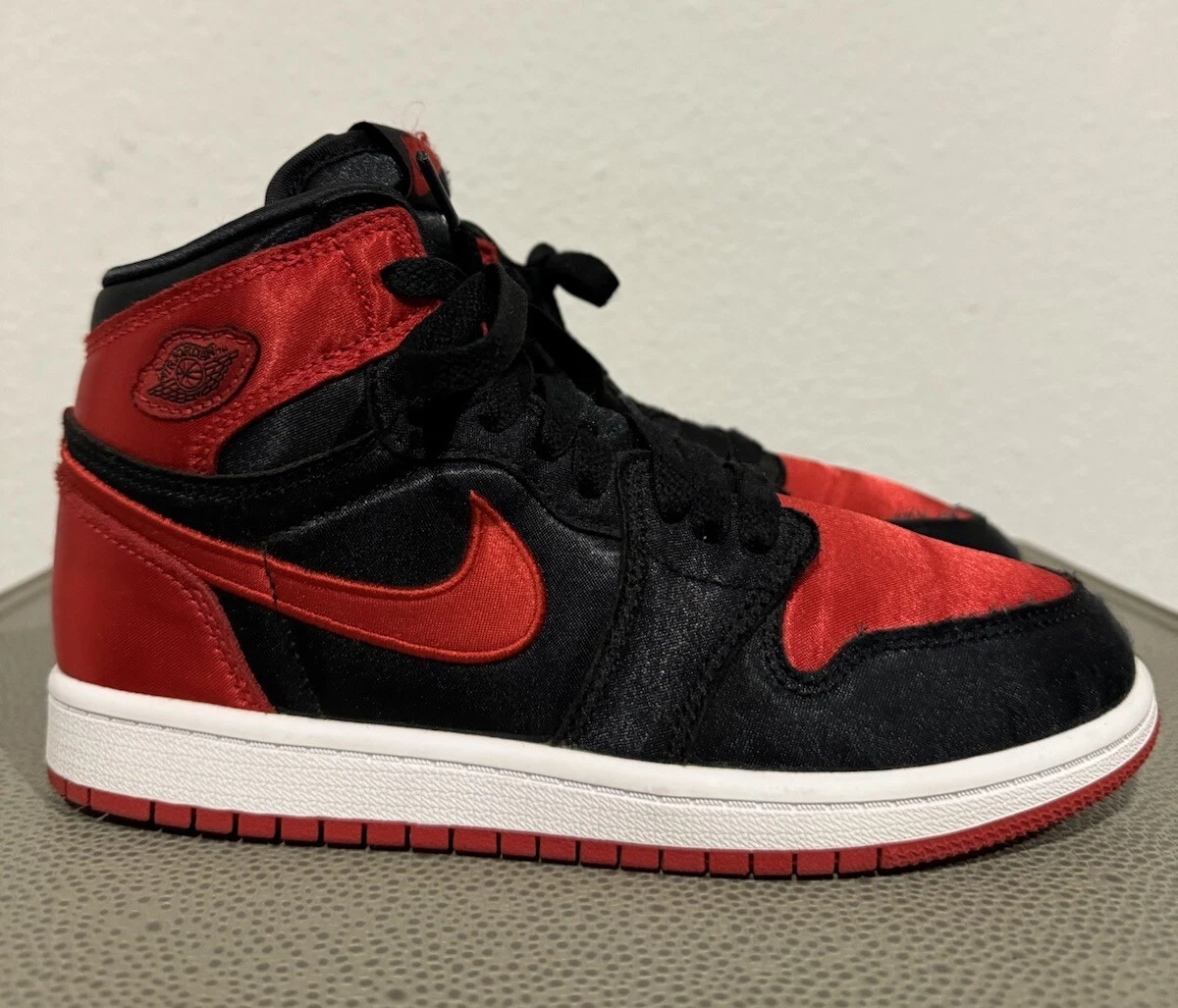 Nike Jordan 1 Retro High OG Satin Bred 3Y FD5304 061 Scarpe Sneakers