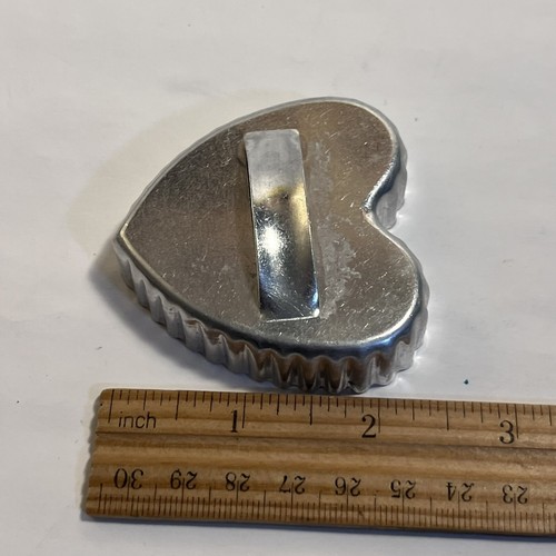 VTG HEART Aluminum Cookie Cutter Mold W/Crinkle Edge (Love, St. Valentine’s Day) - Picture 9 of 9