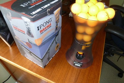 iPong Table Tennis Play Ping Pong Training Trainer Robot w/34 40mm Stiga balls
