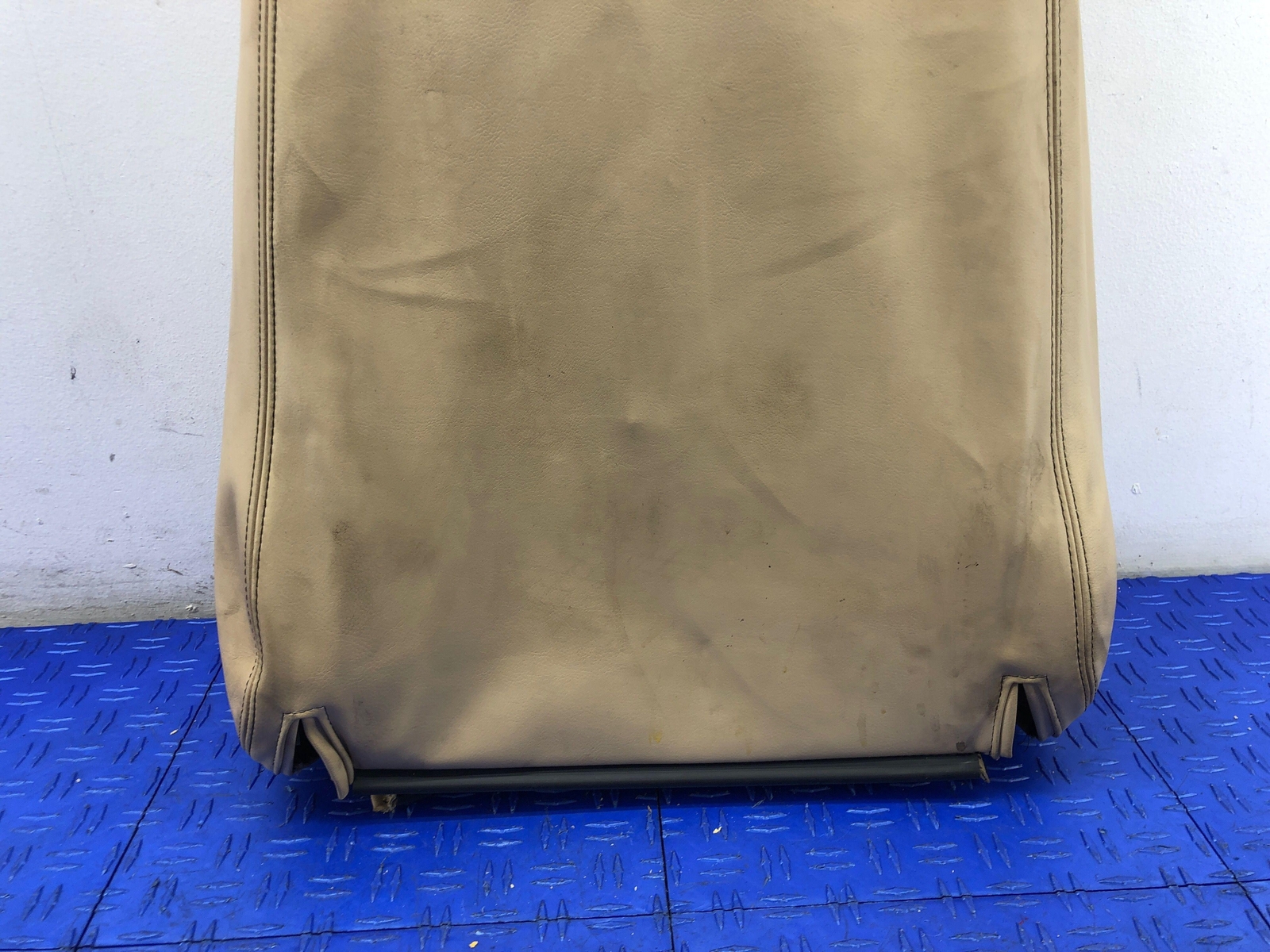 2008-2019 MASERATI GRANTURISMO FRONT RIGHT UPPER SEAT CUSHION BEIGE LEATHER OEM