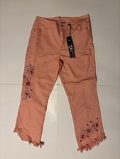 DG2 Diane Gilman Jeans Women  s 10 Pink Floral Embroidered Rhinestone Fringe Hem