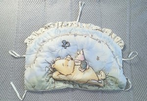 Vintage 3D Winnie the Pooh Classic Crib Decor