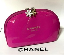 CHANEL BEAUTE Chanel Pink Patent Pouch Double Snow Charm