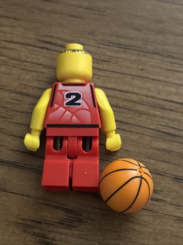 Lego Minifig NBA Player #2 RED NBA 2 Spring Leg W/BASKETBALL - Picture 2 of 2