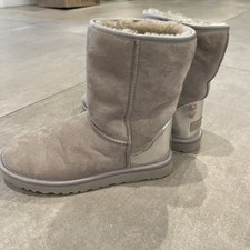 Ugg Boots Sz W 8 Gray Silver heels Suede shearling Mid Style 1004302