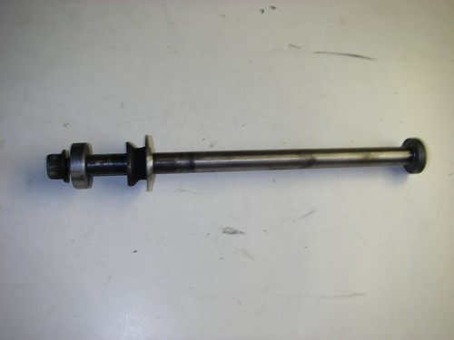 HINTERACHSE RADBOLZEN HINTERRAD ACHSE AXLE axe RADACHSE SUZUKI VX 800