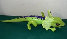 Robo Alive Lurking Lizard Real Life Robotic Pet Zuru Light Up Running Reptile