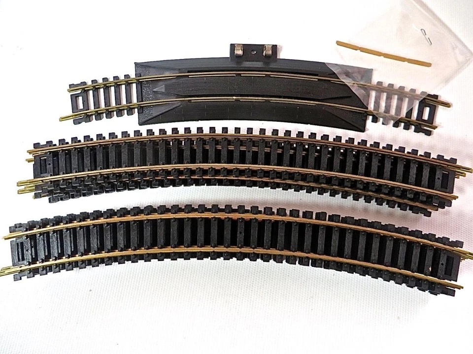 HO Gauge Box of 12 Brand New Old Stock 12 Curved Brass Tracks (Full Circle) - Image 2 of 4