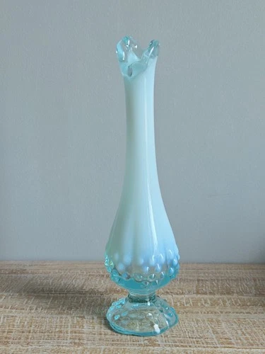 Vintage Fenton Hobnail Opalescent Blue Art Glass Bud Vase – Ruffled Rim