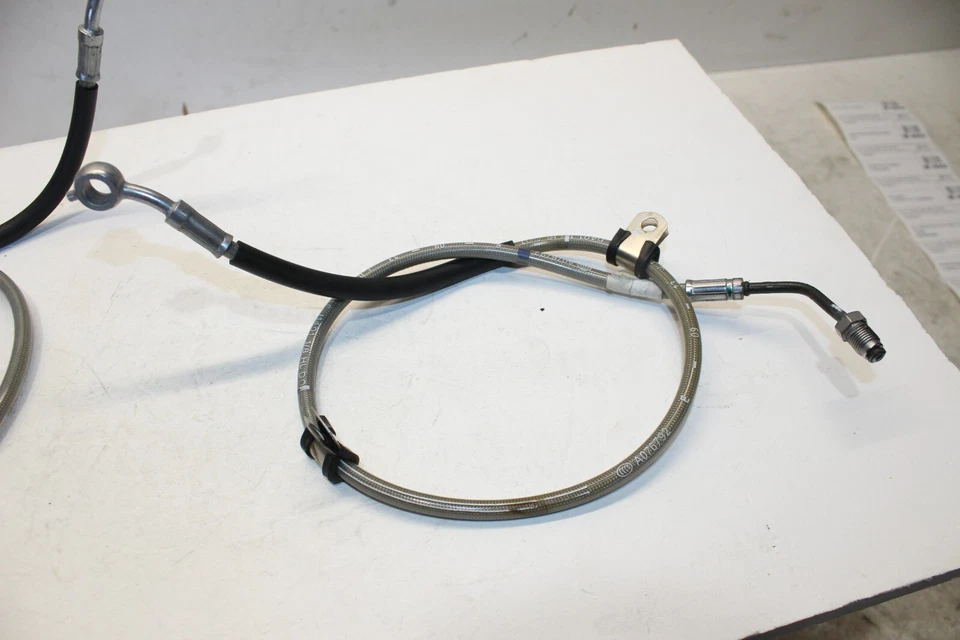 Manguera de freno delantera izquierda y derecha Can-Am Spyder RT-S 2013-2017 Foto 3 de 4