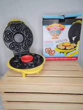 Smart Planet SUPER PRETZEL Soft Pretzels MAKER With Cheese Warmer