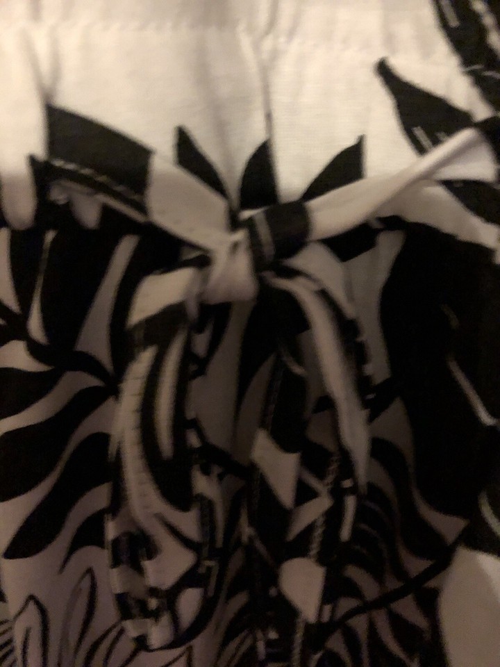 Yours Size 3032 Plus Size Ladies Maxi Dress. Black And White. New With