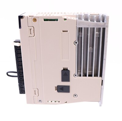 その他 YASKAWA SERVOPACK SGD7S-1R6A00A SGD7S-1R6A00Axxxxxx