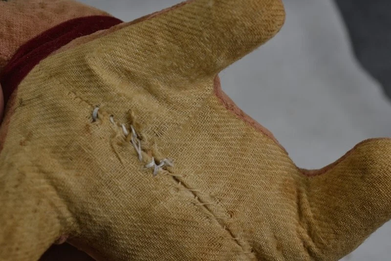 antiguo peluche de paja perro animal ojos de cristal beige 6 pulgadas de largo siglo XIX original Foto 4 de 4