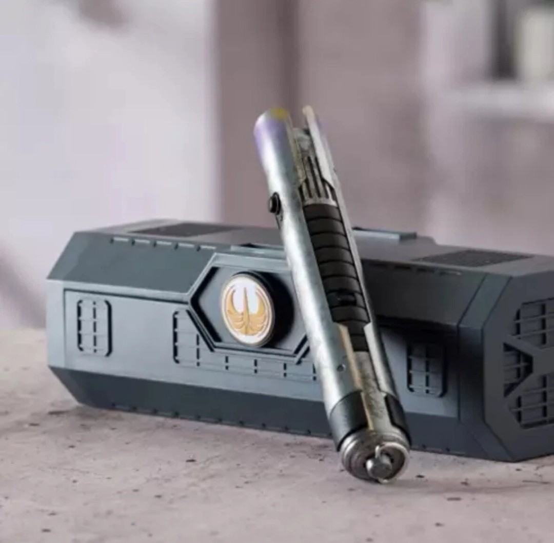 In Hand Star Wars Galaxy's Edge Jedi Master Sol Acolyte Legacy