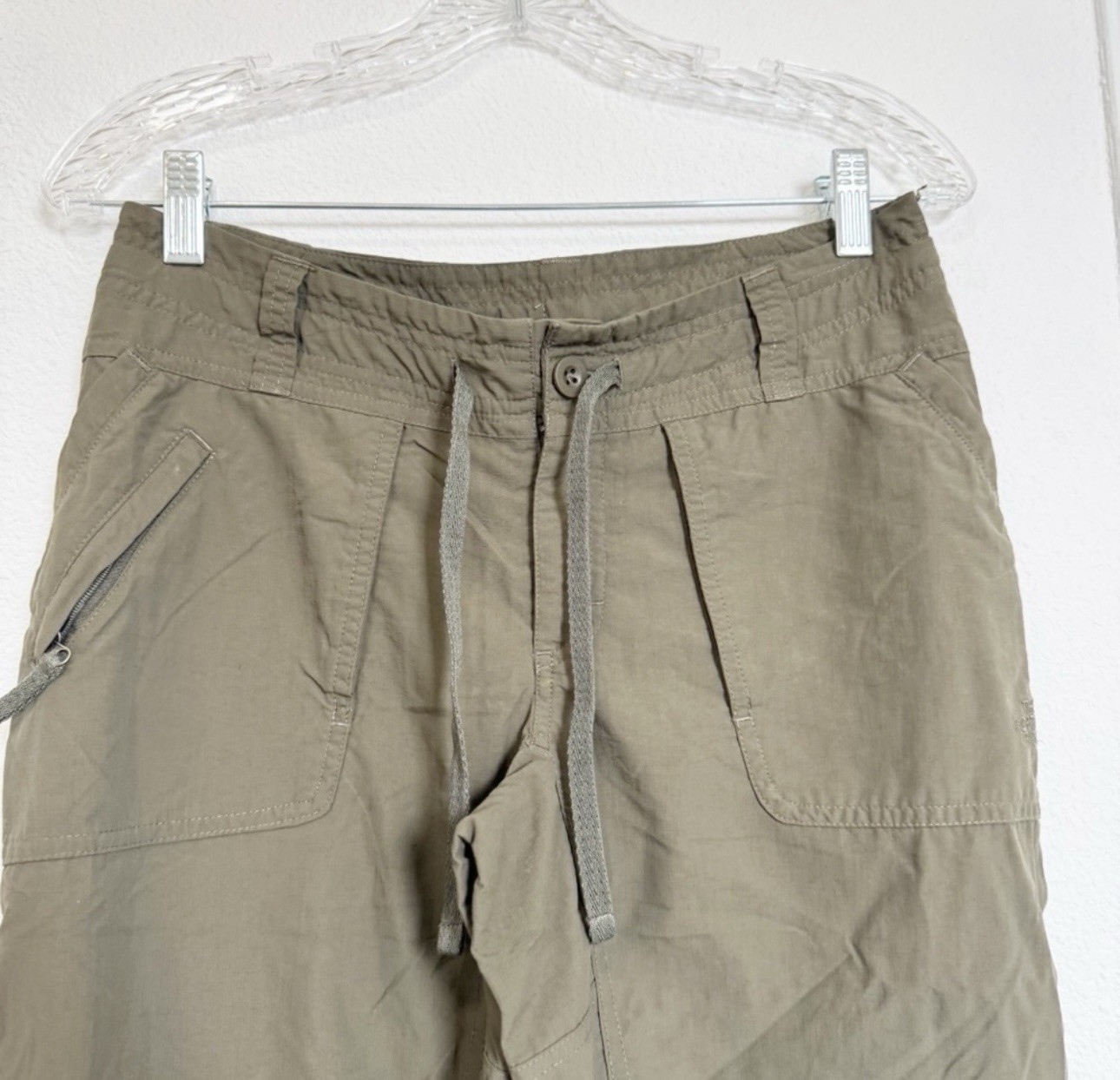 The North Face Women's Convertible Outdoor Pants with Stow Pocket in Green