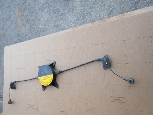 2005 Mini Cooper Convertible Rear Luggage Trunk Lid Support Retractor - Bild 2 von 4