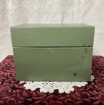 VTG Army Green Hinged Recipe/Index Tin Box PLUS Matchbooks (Holiday Inn) Etc