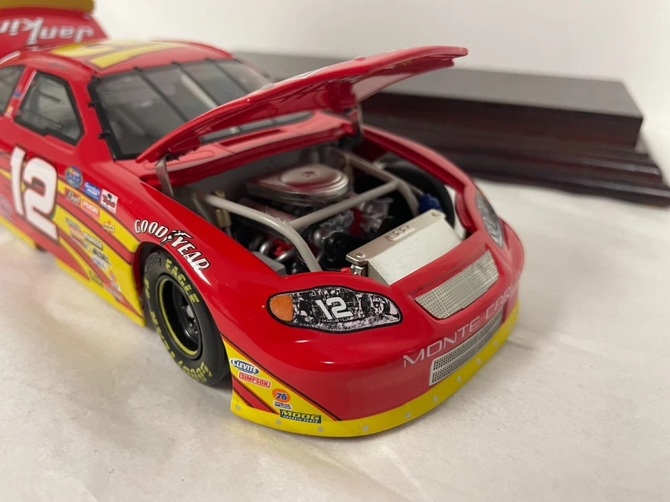 Kerry Earnhardt #12 Hot Tamales Monte Carlo 2003 acción 1:24 con estuche TPC como nuevo Foto 3 de 4