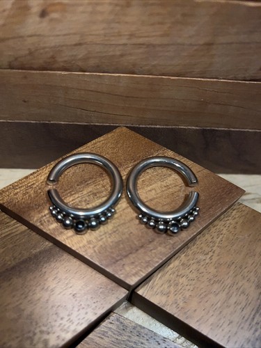 PAIR 6g TRIBAL Surgical Steel Black Onyx PLUGS EARRINGS GAUGES HOOPS 1” 3/8 Long - Picture 4 of 9