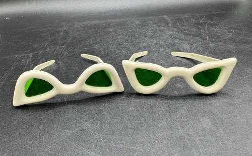 Vintage 1960s Barbie Clone White Cat Eye Sunglasses With Green Lenses 2 Pc Set
