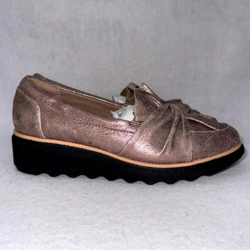 Scarpe basse mocassini Clarks Sharon Dasher da donna in pelle oro usate in ottime condizioni misura 5 5