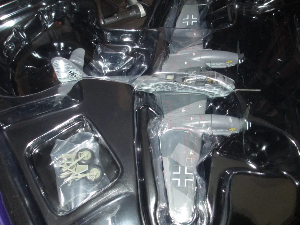 CORGI 1:72 MESSERSCHMITT ME 410A-1/U4 W.NR 3I+EN FRITZ STEHLE GERMANY 1944 - Image 3 of 4