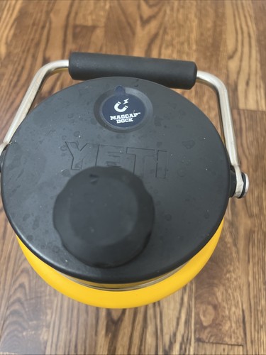 Yeti ½ Gallon (72 Ounce) Rambler Jug Alpine Yellow with Magcap Dock - Picture 2 of 10