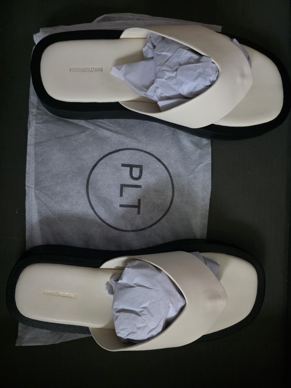 Prettylittlething Cream Chunky Sandal Toe Post Flip Flops Size 6uk