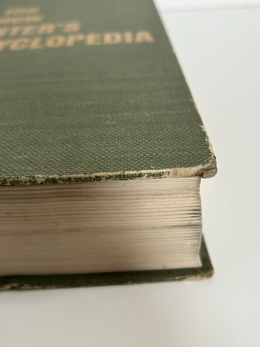 The New Hunter’s Encyclopedia 1972 No Dust Cover - Picture 4 of 8