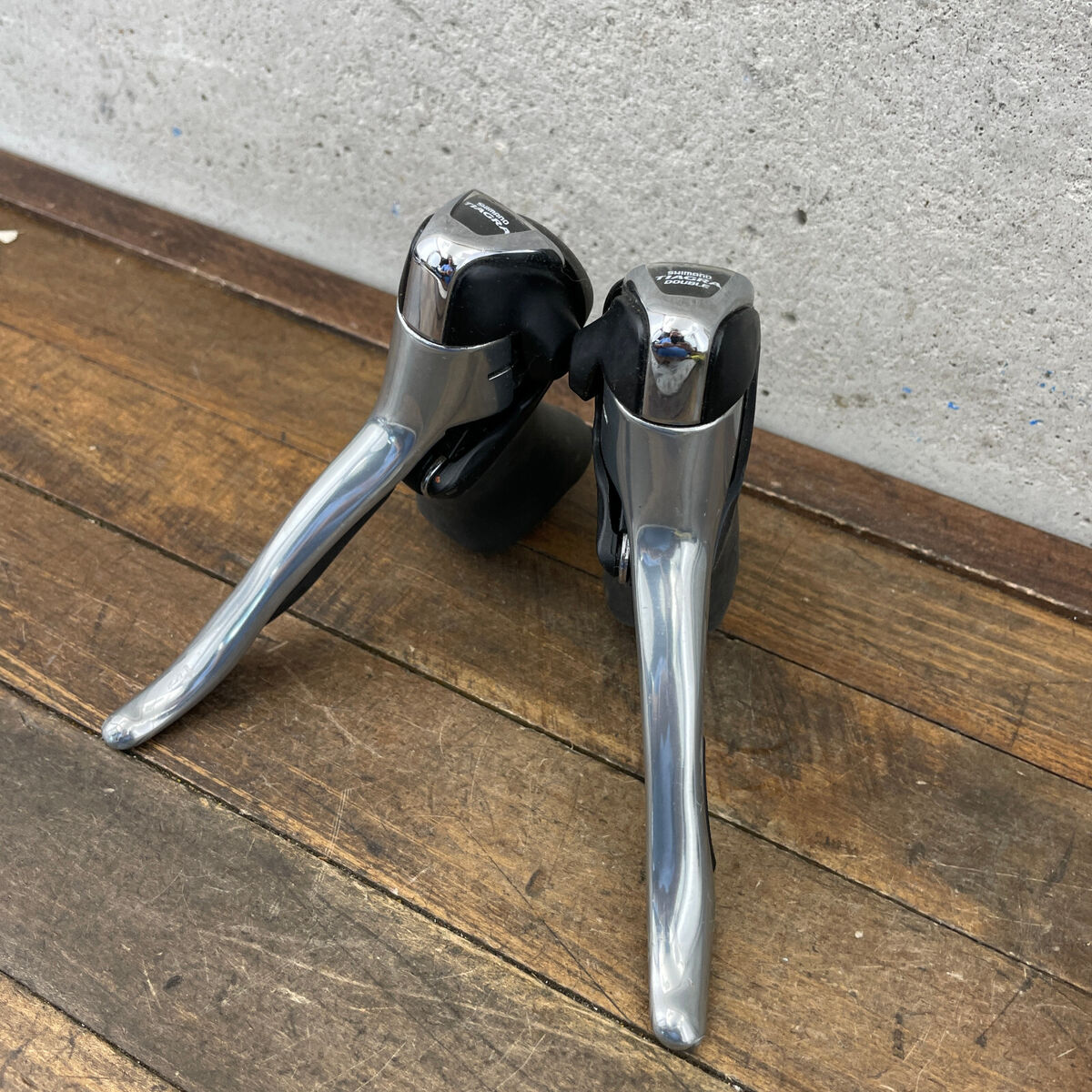 Shimano Tiagra Shifter Set 9s ST-4500 ST-4501 Shift Brifter Shimano Tiagra Shifter Set 9s ST-4500 ST-4501 Shift Brifter