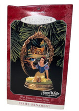 Hallmark Disney Princess Enchanted Memories Snow White Ornament