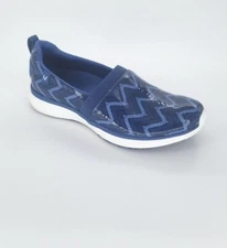 3988 Vionic Womens Fiona Slip On Shoes Navy Chevron Size 8 US
